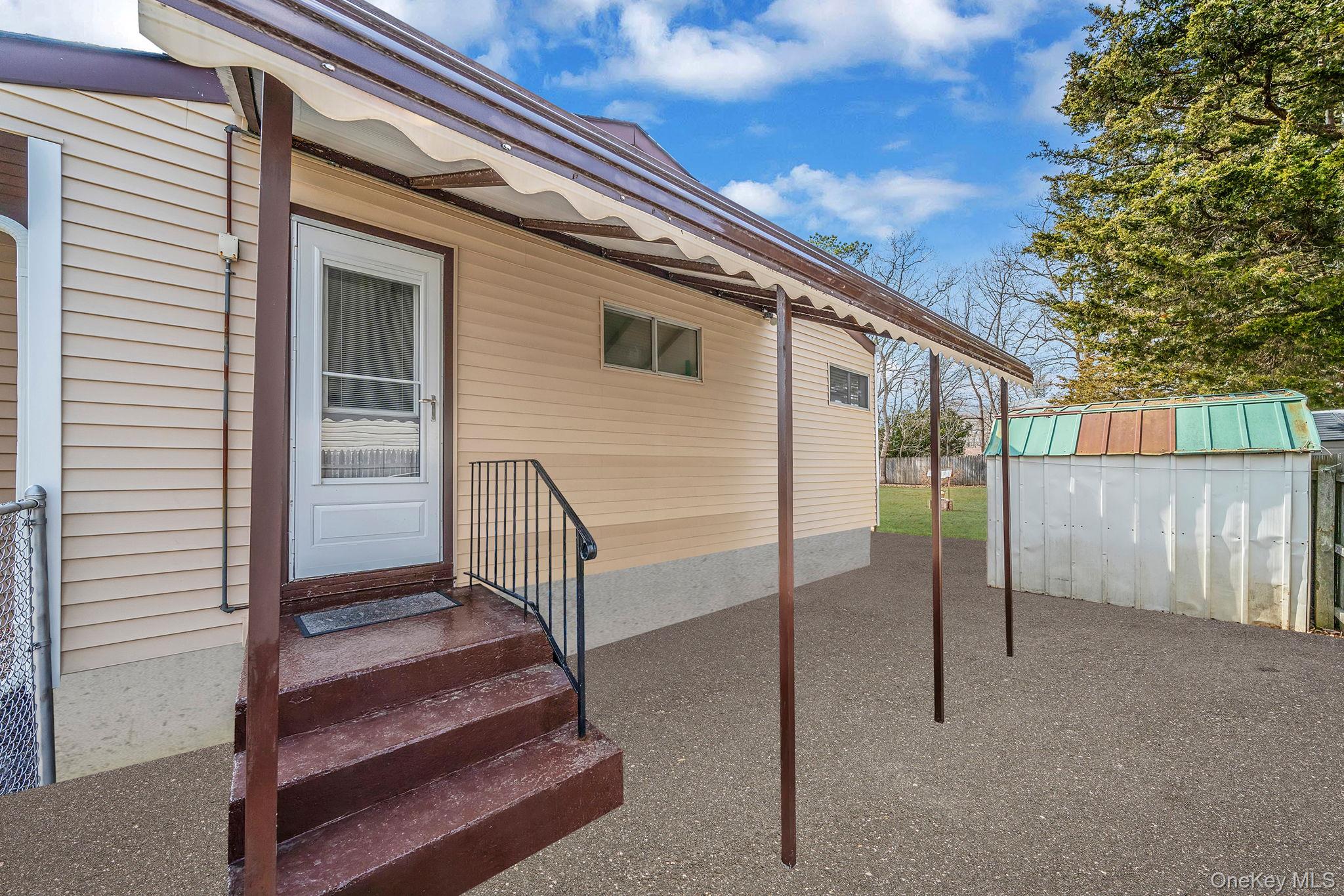 156 Gibbs Road Central Islip, NY 11722 - Photo 4 of 47