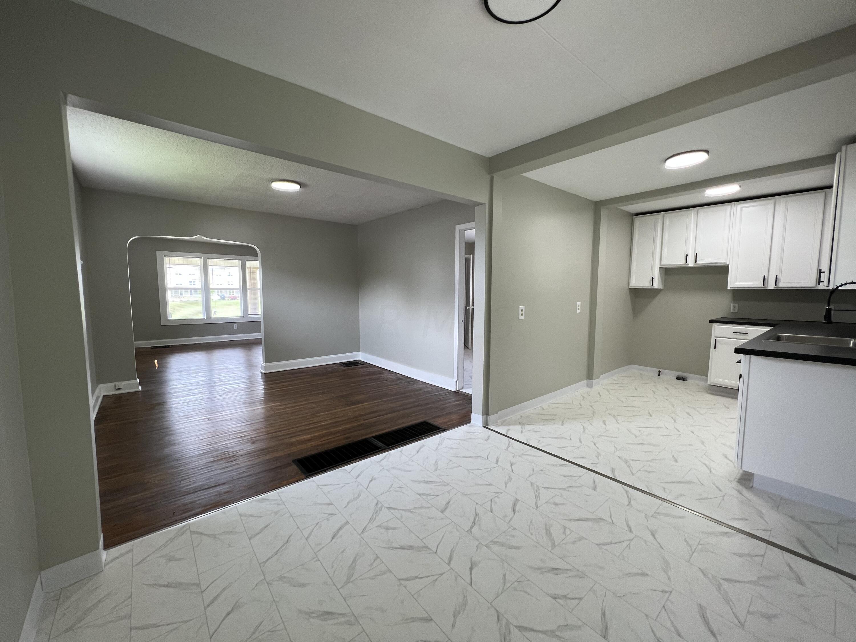 2570 Lockbourne Road Columbus, OH 43207 - Photo 17 of 25 Eat In Kitchen area