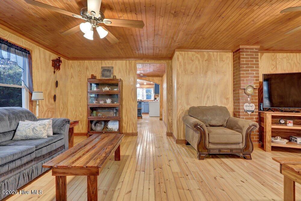 348 Shaw Highway Rocky Point, NC 28457 - Photo 5 of 29 006_6g8a5415_426