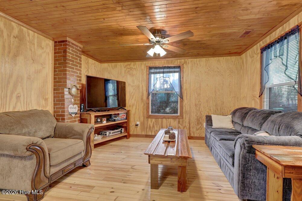 348 Shaw Highway Rocky Point, NC 28457 - Photo 6 of 29 007_6g8a5418_312