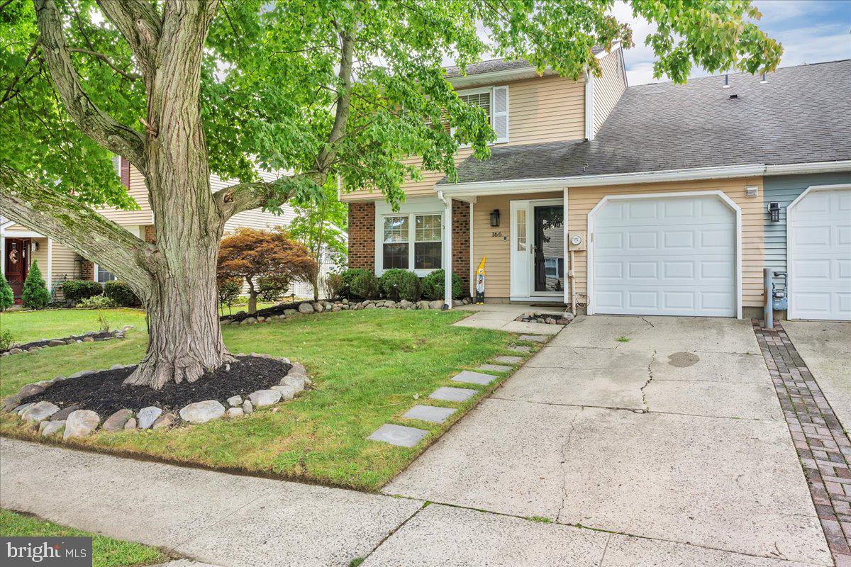 166 Stratton Lane Mount Laurel, NJ 08054 - Photo 3 of 24 Gallery Image 3