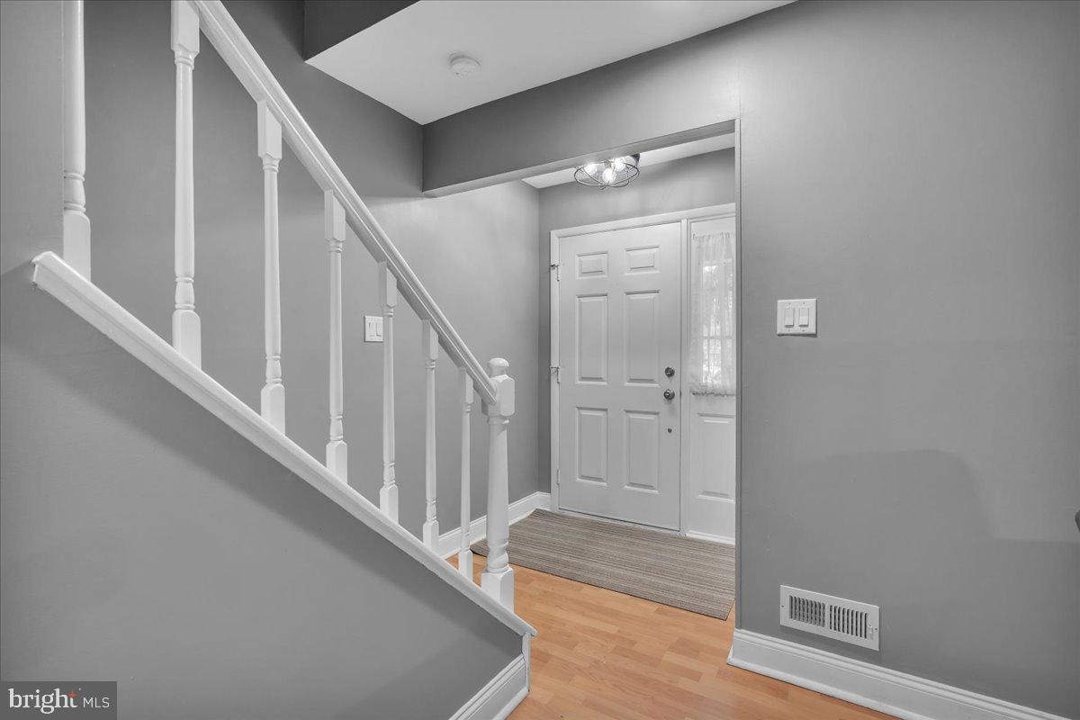 166 Stratton Lane Mount Laurel, NJ 08054 - Photo 4 of 24 Gallery Image 4