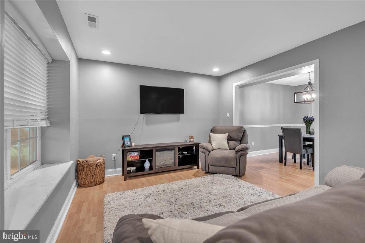 166 Stratton Lane Mount Laurel, NJ 08054 - Photo 5 of 24 Gallery Image 5