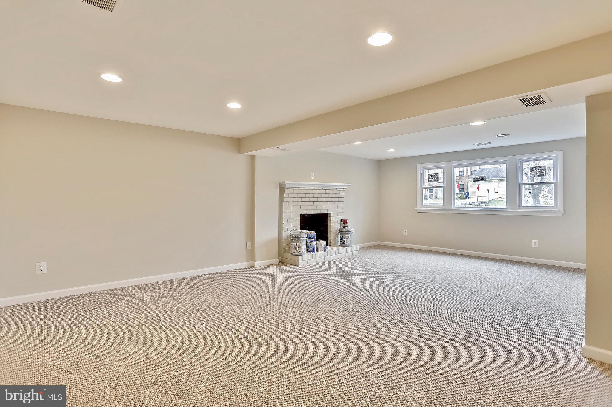 3200 Kingsway Road Fort Washington, MD 20744 - Photo 16 of 28 Living Room