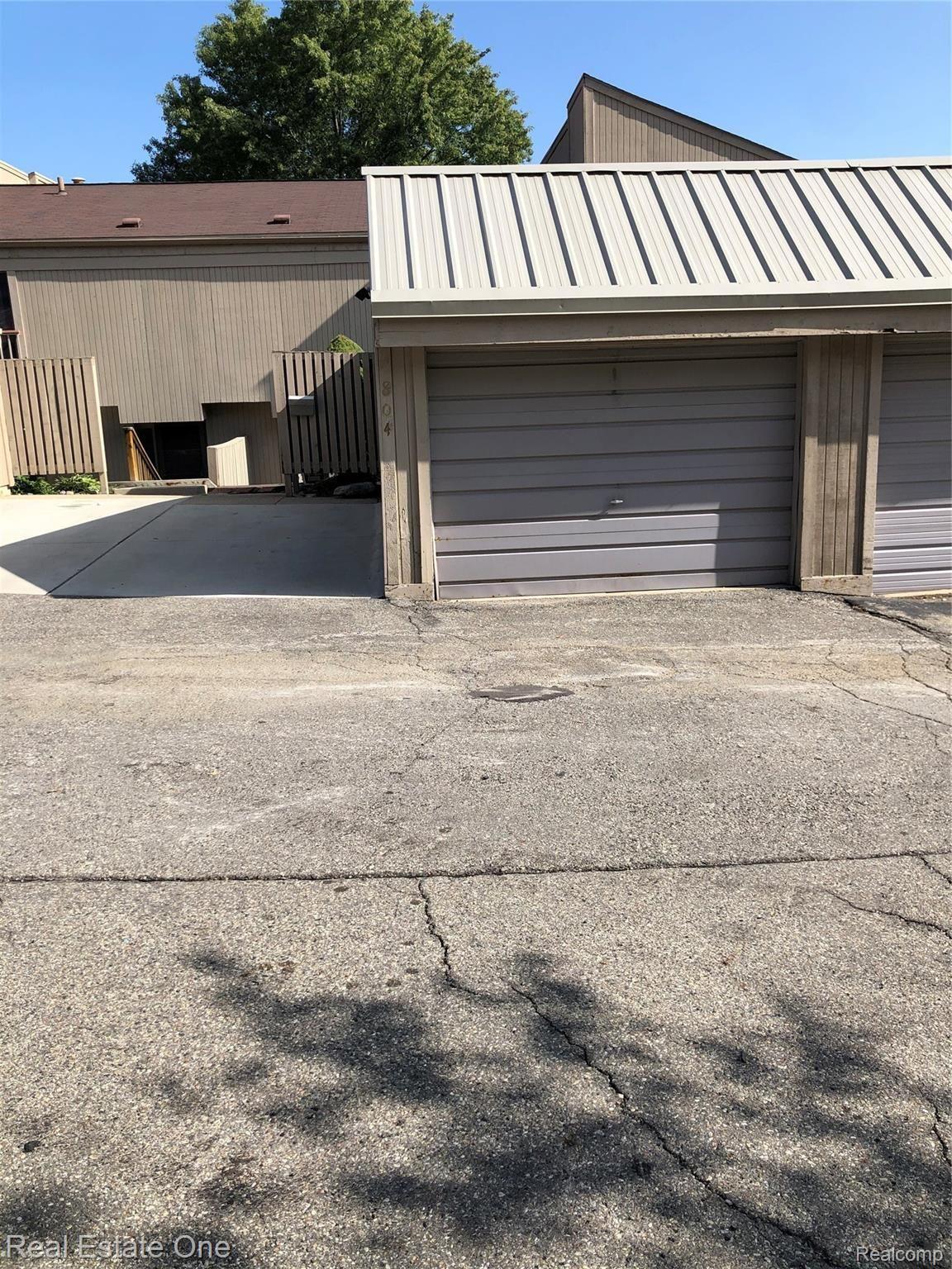 804 Oak Brook Ridge Drive Rochester, MI 48307 - Photo 23 of 24 Garage and designated parking space