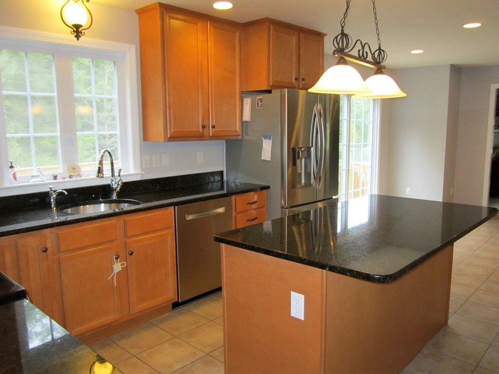 24 10 Rod Road Rutland, MA 01543 - Photo 3 of 27