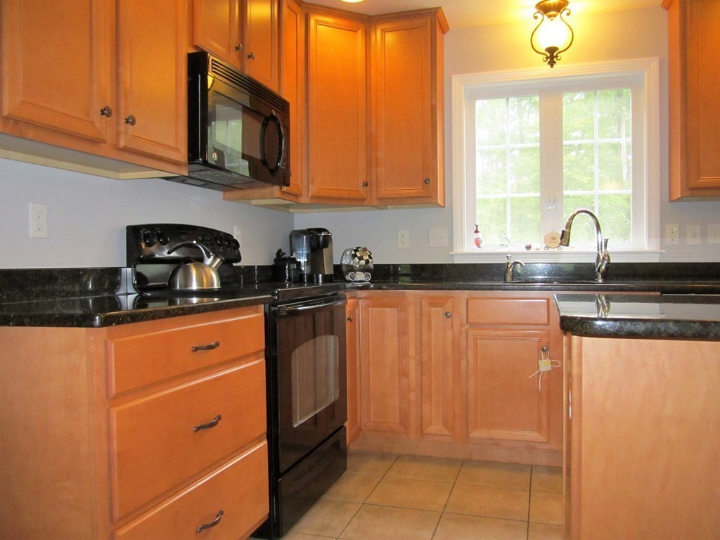 24 10 Rod Road Rutland, MA 01543 - Photo 4 of 27