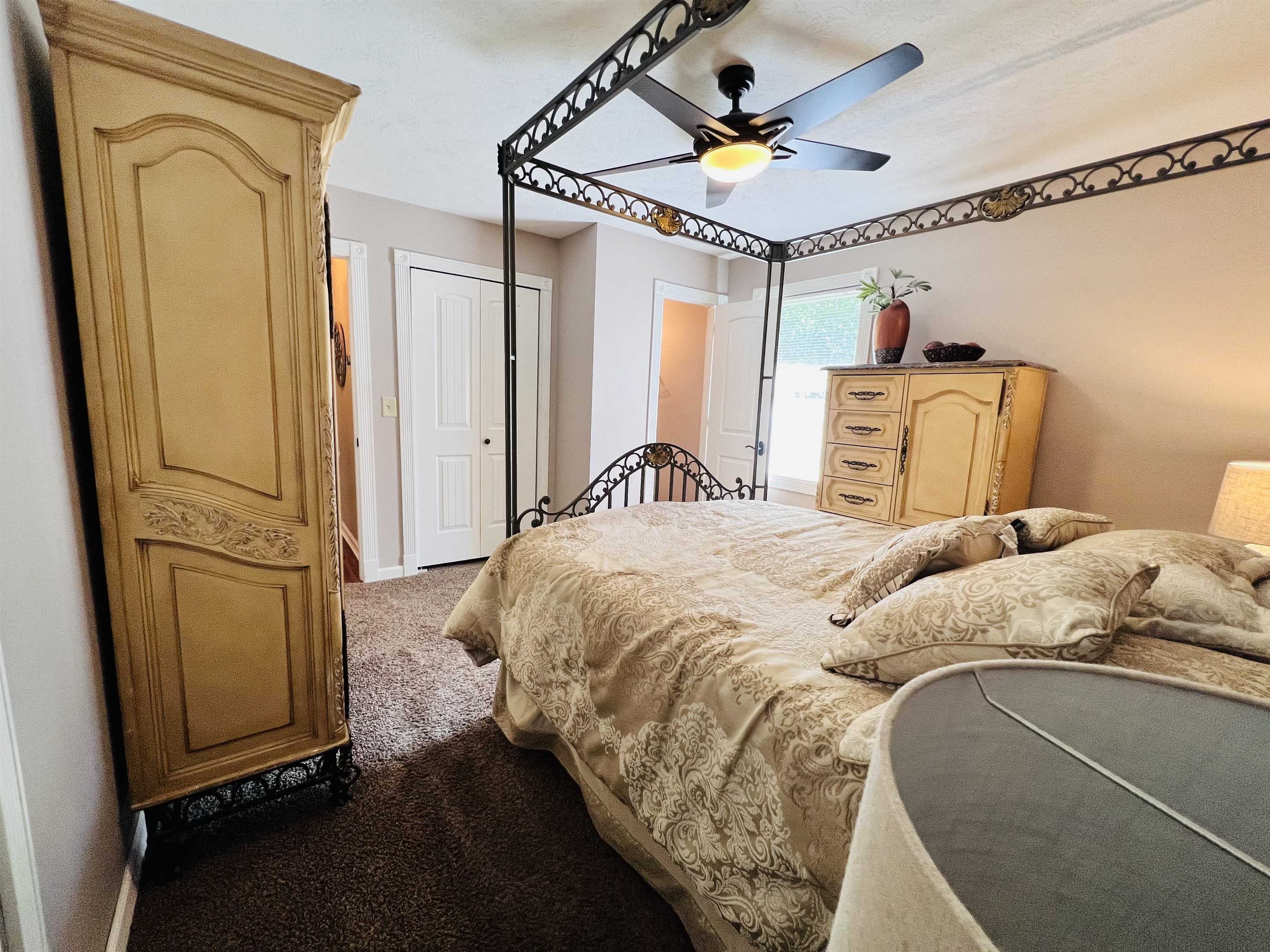 306 South Riverside Boulevard Goshen, IN 46526 - Photo 11 of 21 Gallery Image 11