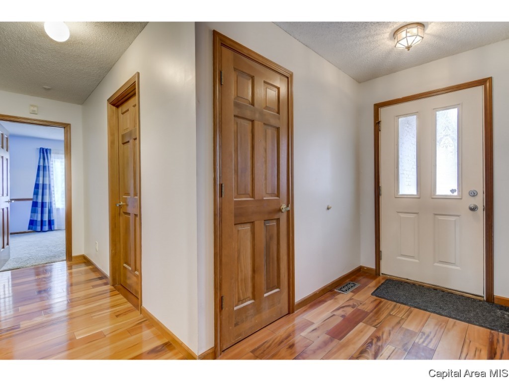 3502 Fenton Court Springfield, IL 62704 - Photo 7 of 28 Gallery Image 7