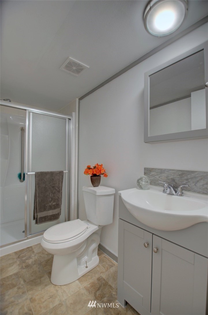 5436 Kinney Road Southwest Olympia, WA 98512 - Photo 11 of 23 Gallery Image 11