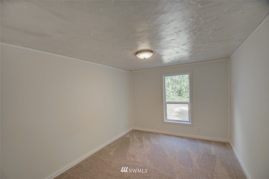5436 Kinney Road Southwest Olympia, WA 98512 - Photo 12 of 23 Gallery Image 12