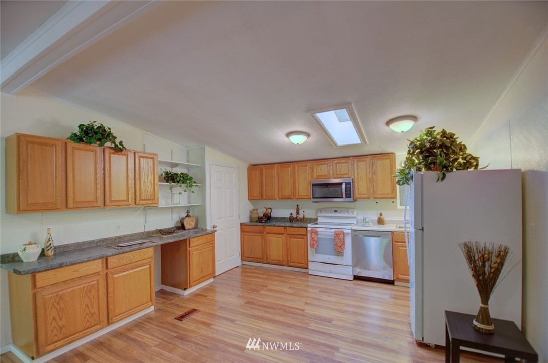 5436 Kinney Road Southwest Olympia, WA 98512 - Photo 5 of 23 Gallery Image 5