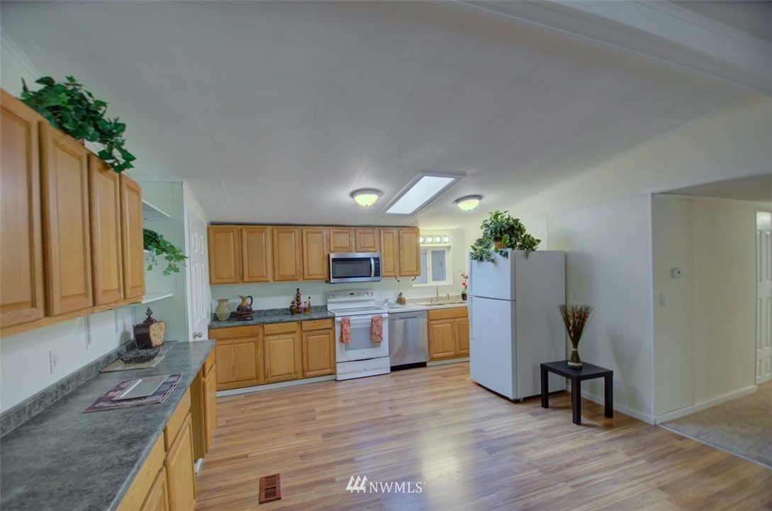 5436 Kinney Road Southwest Olympia, WA 98512 - Photo 6 of 23 Gallery Image 6