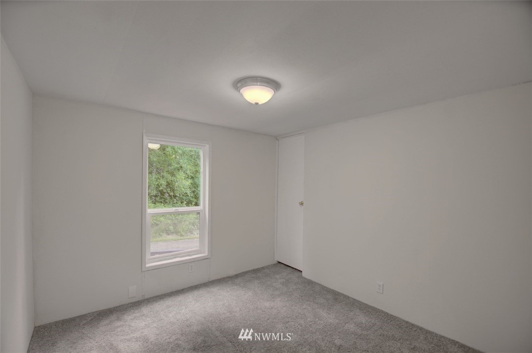 5436 Kinney Road Southwest Olympia, WA 98512 - Photo 10 of 23 Gallery Image 10