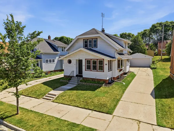 $242,000 | 1307 South 21st Street, Sheboygan, WI 53081