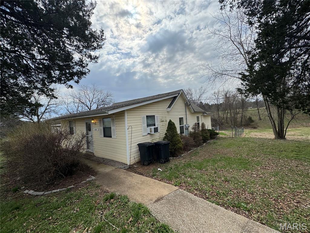 4386 Jarvis Road Hillsboro, MO 63050 - Photo 2 of 17