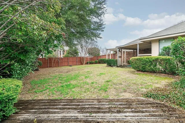 a front view of house with yard