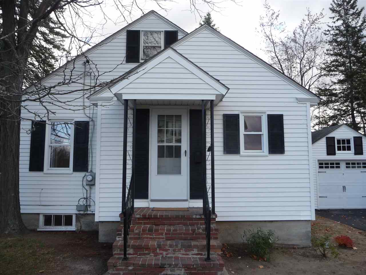 326 Goffstown Road Manchester, NH 03102 - Photo 2 of 26