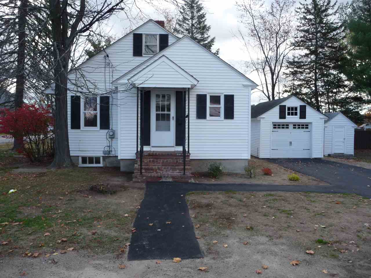 326 Goffstown Road Manchester, NH 03102 - Photo 3 of 26