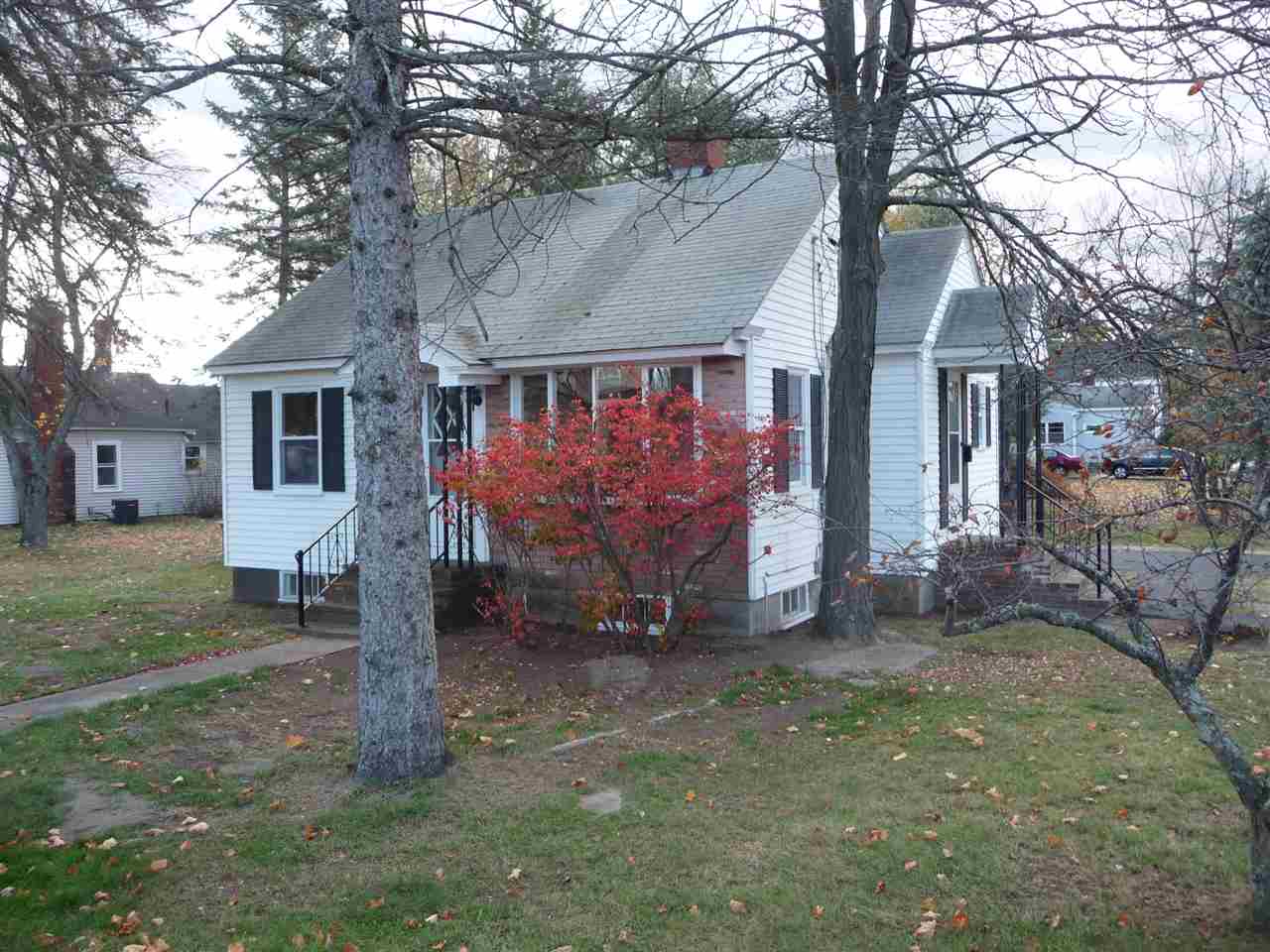326 Goffstown Road Manchester, NH 03102 - Photo 6 of 26