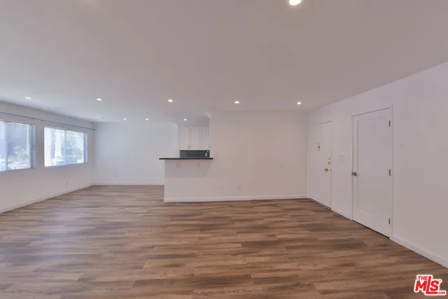 $4,950 | 136 South Palm Drive, Unit 102, Beverly Hills, CA 90212