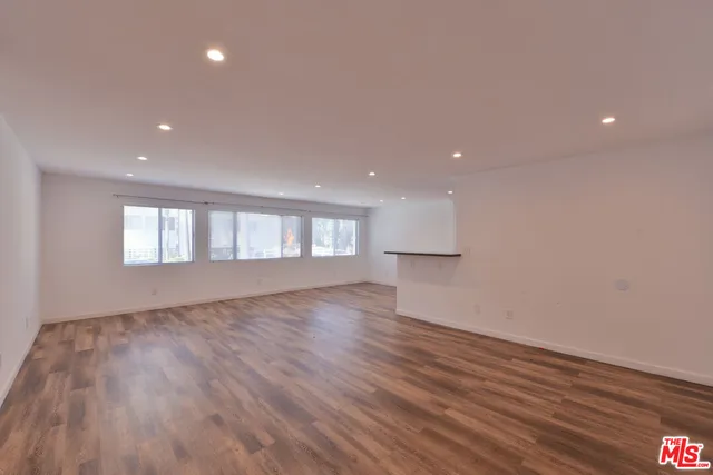 $4,950 | 136 South Palm Drive, Unit 102, Beverly Hills, CA 90212