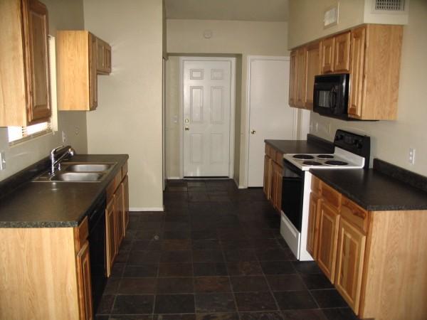 1507 East Utopia Road Phoenix, AZ 85024 - Photo 4 of 5 x
