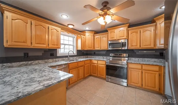 $455,000 | 20601 Laramie Road, St. Robert, MO 65584