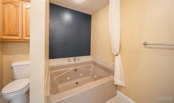 $455,000 | 20601 Laramie Road, St. Robert, MO 65584