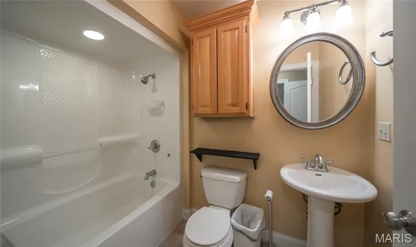 $455,000 | 20601 Laramie Road, St. Robert, MO 65584