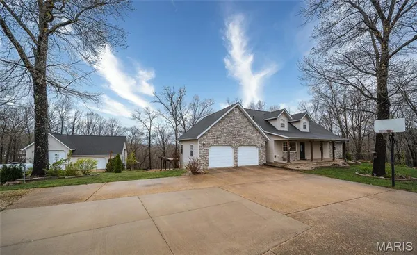 $455,000 | 20601 Laramie Road, St. Robert, MO 65584