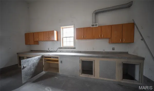 $455,000 | 20601 Laramie Road, St. Robert, MO 65584