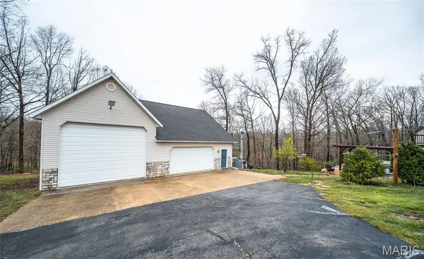 $455,000 | 20601 Laramie Road, St. Robert, MO 65584
