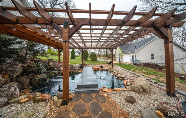 $455,000 | 20601 Laramie Road, St. Robert, MO 65584