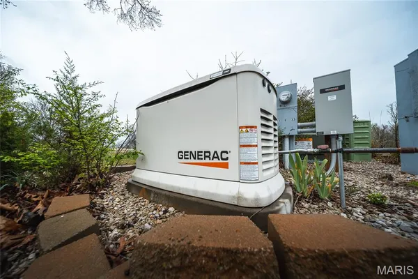 $455,000 | 20601 Laramie Road, St. Robert, MO 65584