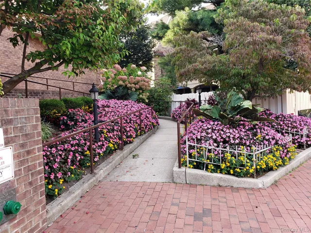 $818,000 | 12-30 Estates Lane, Unit 2 | Bay Terrace