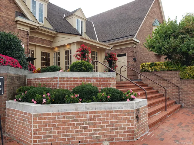 $818,000 | 12-30 Estates Lane, Unit 2 | Bay Terrace