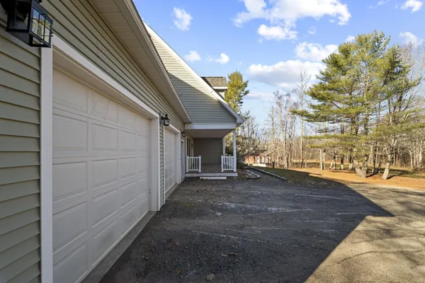 $624,900 | 130 Kennard Road, Newburgh, ME 04444