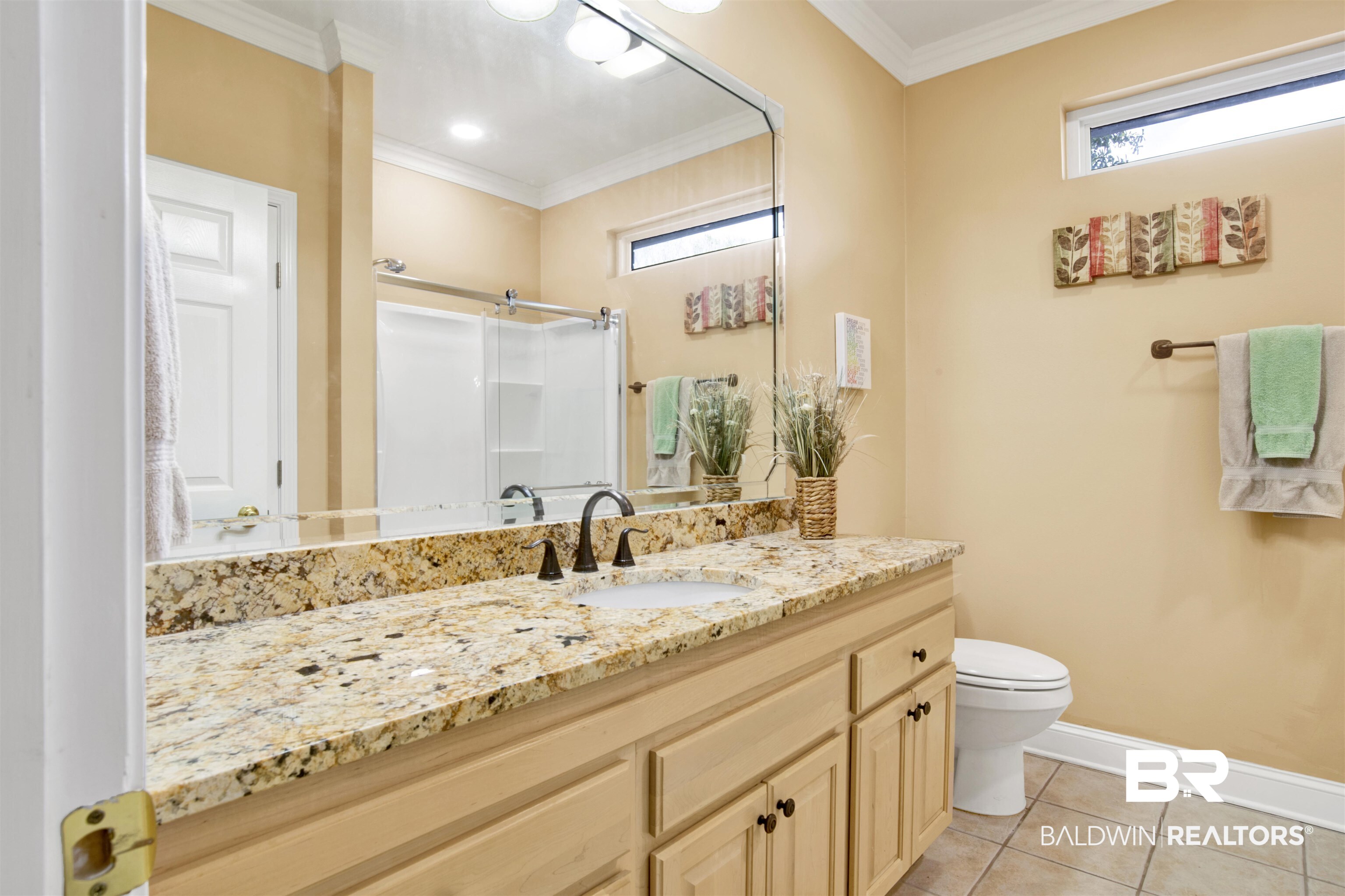 8282 Palmetto Way Foley, AL 36535 - Photo 37 of 47 Guest Bathroom