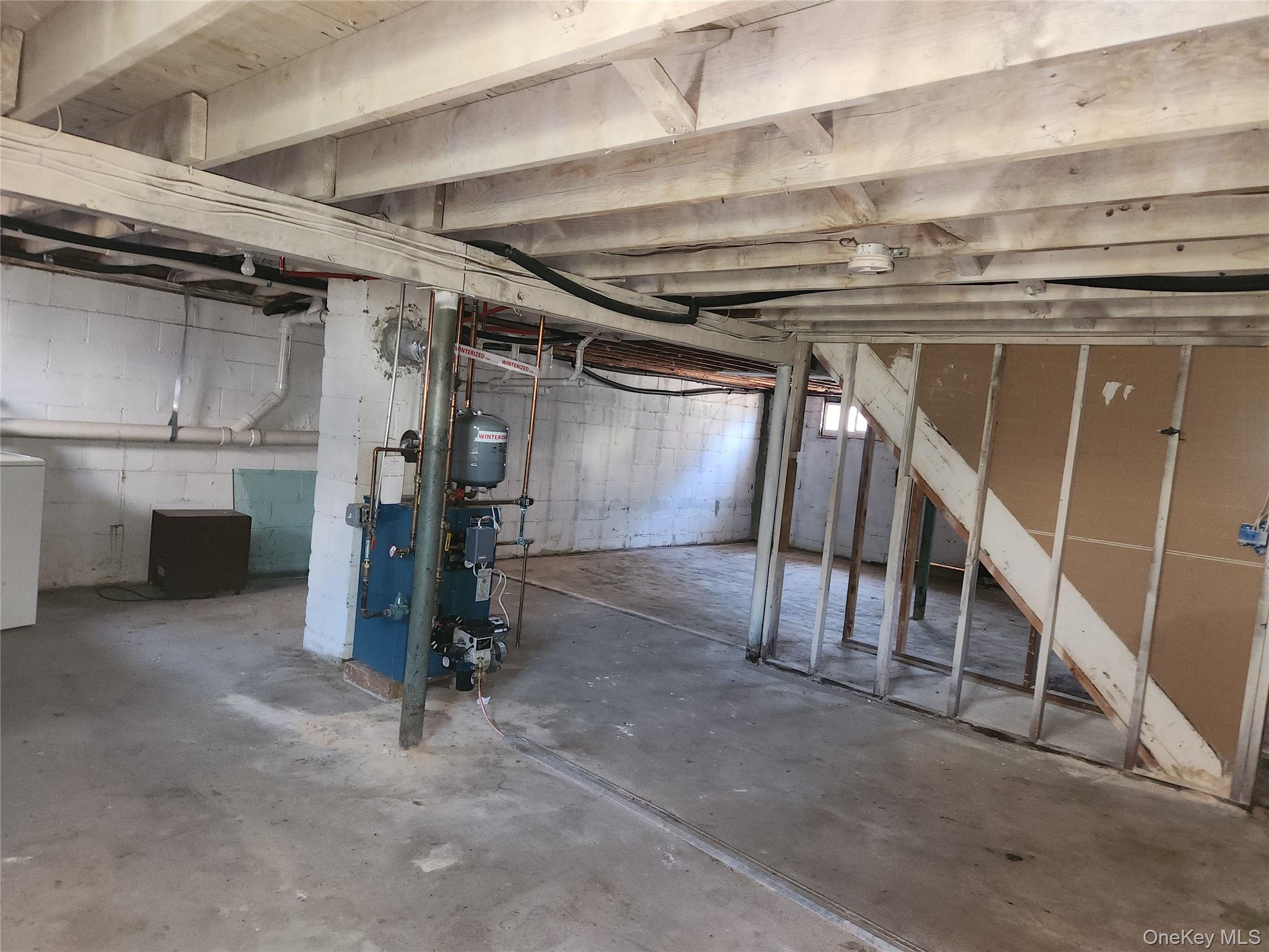 610 Bermuda Road West Babylon, NY 11704 - Photo 16 of 19