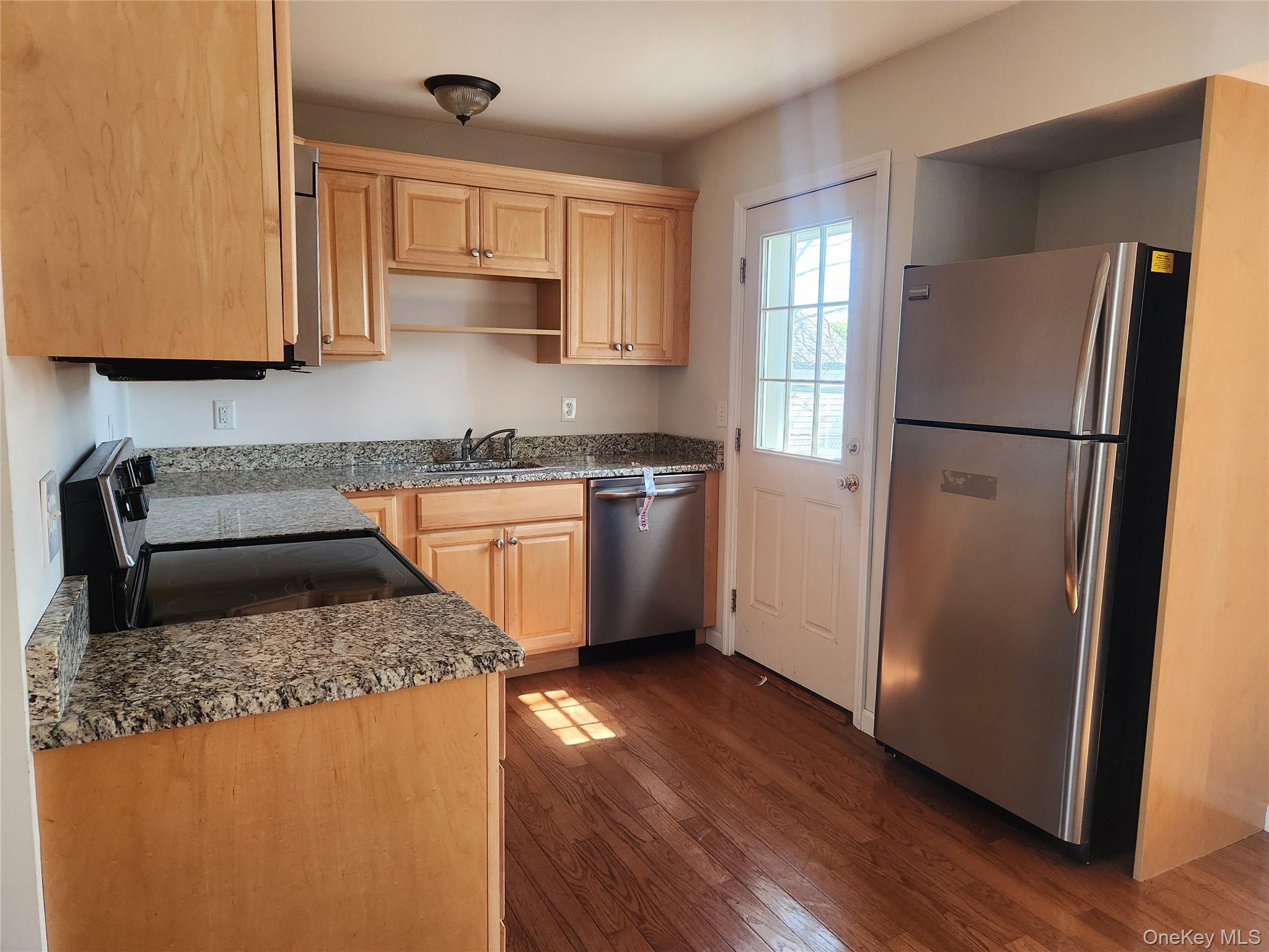 610 Bermuda Road West Babylon, NY 11704 - Photo 7 of 19