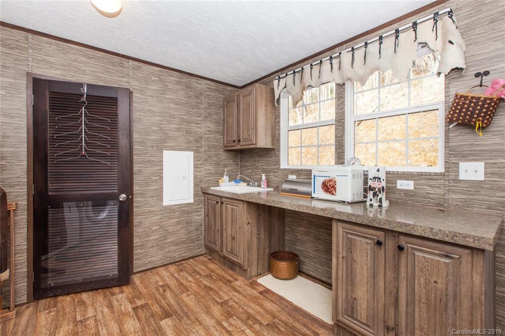 6004 Panther Creek Road Clyde, NC 28721 - Photo 33 of 36 Gallery Image 33