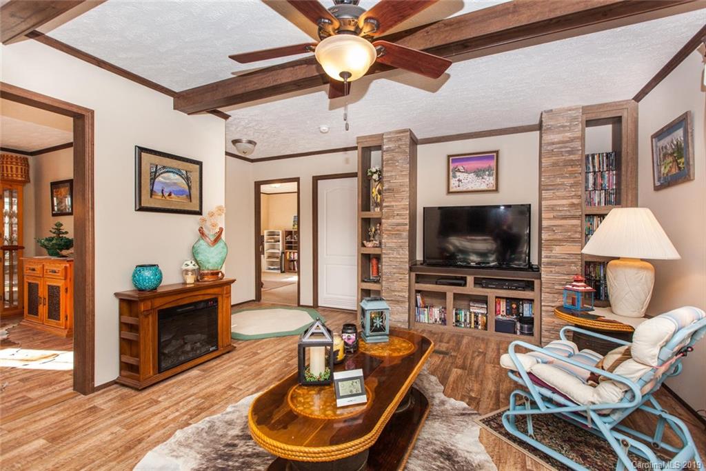 6004 Panther Creek Road Clyde, NC 28721 - Photo 6 of 36 Gallery Image 6