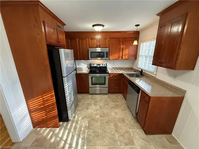 $995 | 2030 Craig Street, Unit 3, Winston-Salem, NC 27103