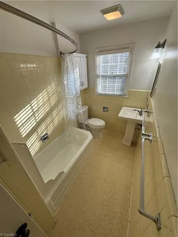 $995 | 2030 Craig Street, Unit 3, Winston-Salem, NC 27103