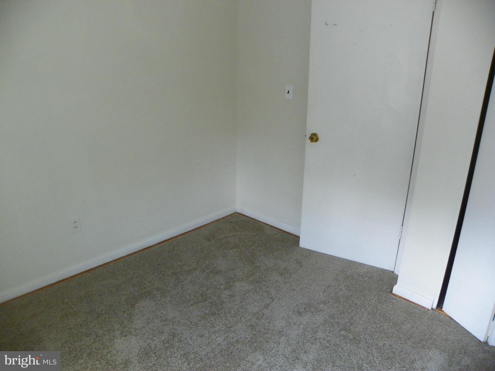 5202 Hillwell Road Baltimore, MD 21229 - Photo 12 of 17 Bedroom