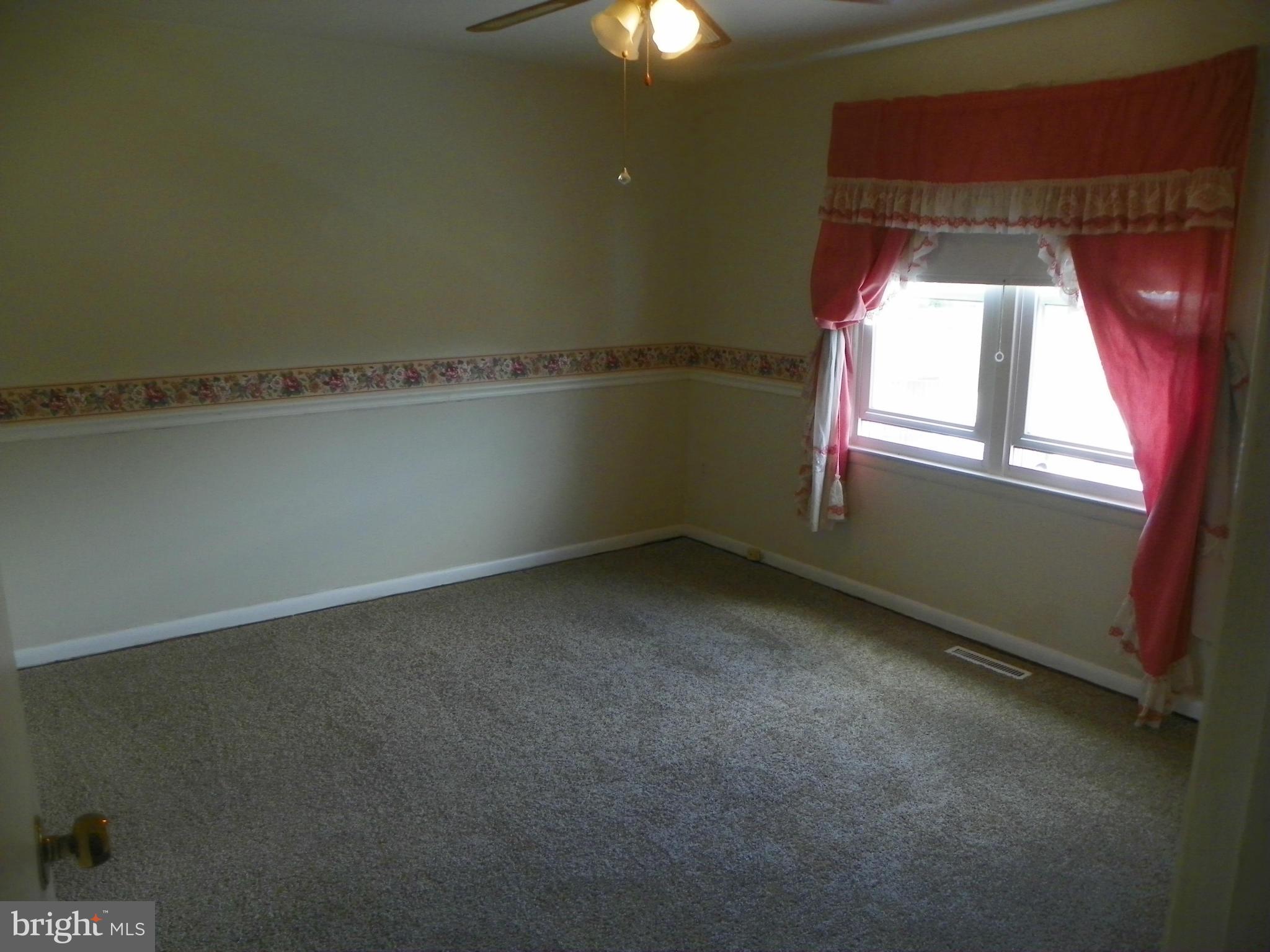 5202 Hillwell Road Baltimore, MD 21229 - Photo 10 of 17 Bedroom