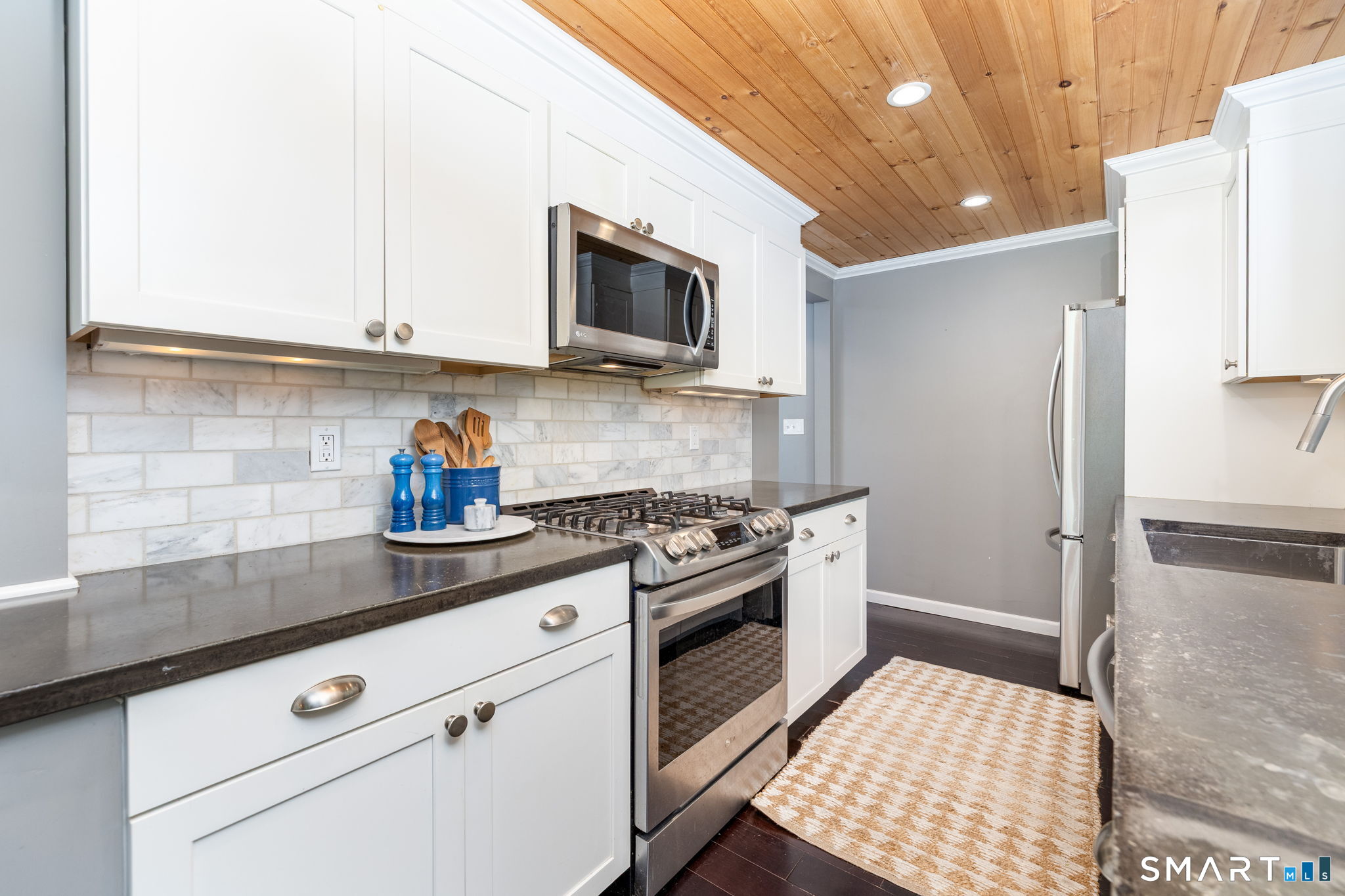 15 Gray Pine Common, Unit 15 Avon, CT 06001 - Photo 12 of 40