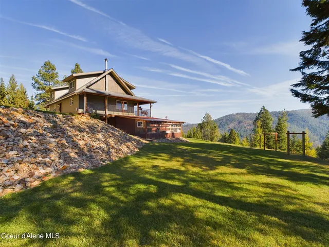 $925,000 | 445 Moose Mountain Lane, Pinehurst, ID 83850
