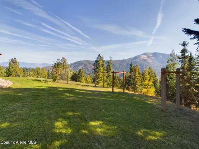 $925,000 | 445 Moose Mountain Lane, Pinehurst, ID 83850